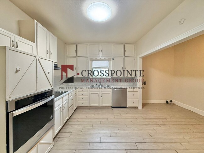 Building Photo - Beautiful 4 bedroom 2 bath home in the heart of Tyler!
