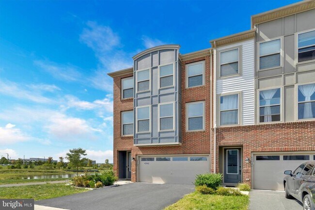 Building Photo - 42502 Dogwood Glen Square