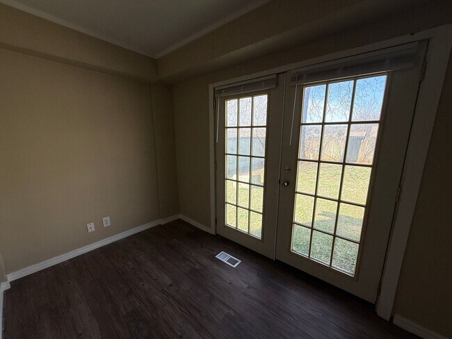 Building Photo - Spacious 4 Bedroom in South Tulsa