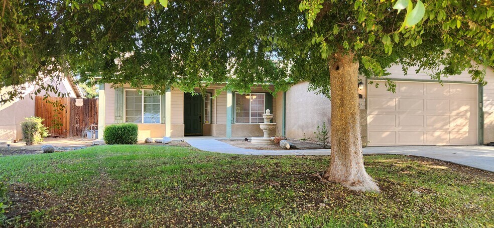 Primary Photo - 9810 Manhattan Dr