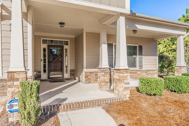 Building Photo - 100 Wiregrass Ln