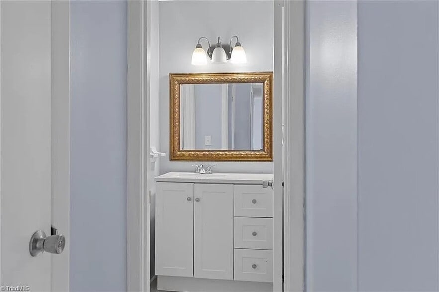 Building Photo - Room in Condo on North O.Henry Boulevard