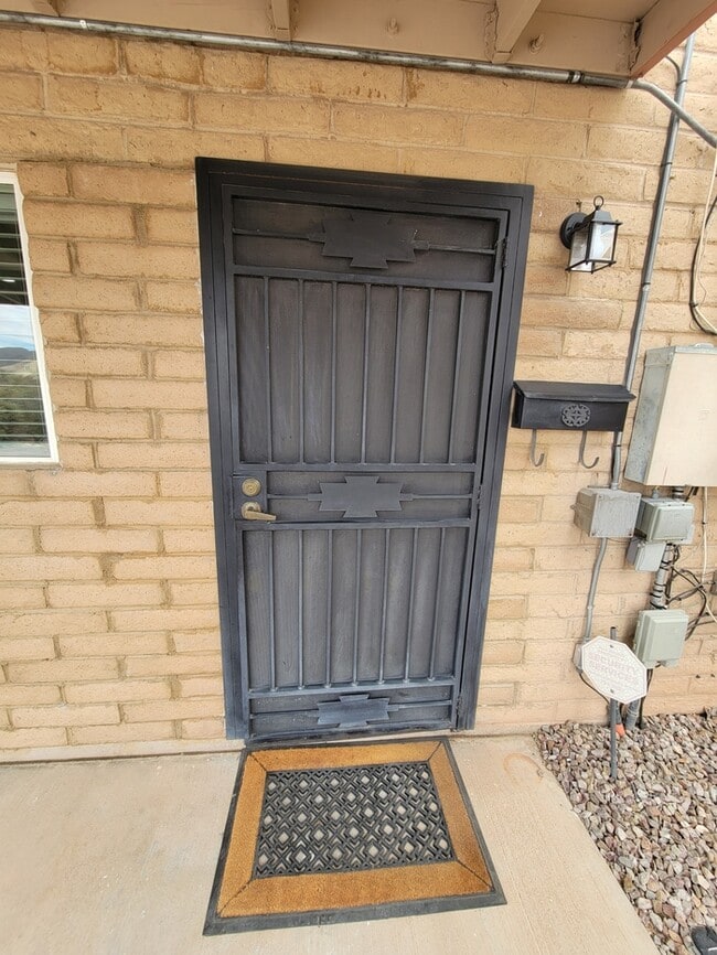 Building Photo - 3810 W Ironwood Hill Dr