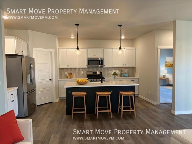 Building Photo - 10000 W La Jolla Dr