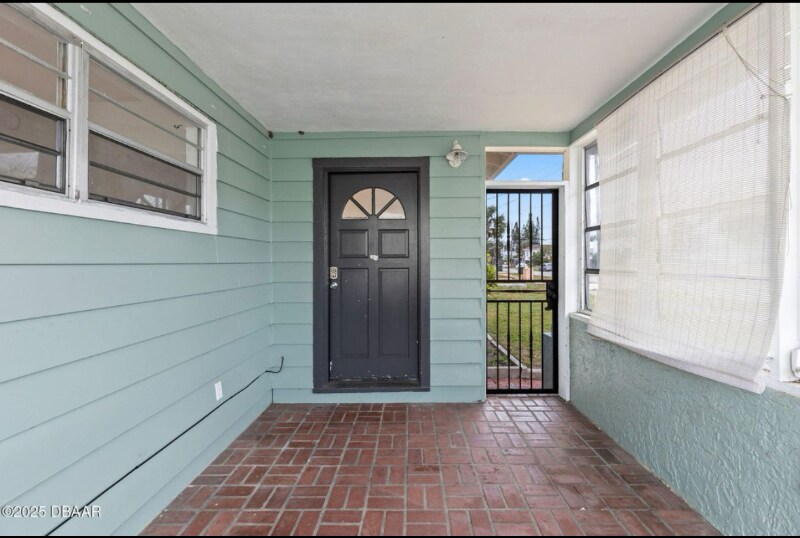 Primary Photo - 436 N Oleander Ave