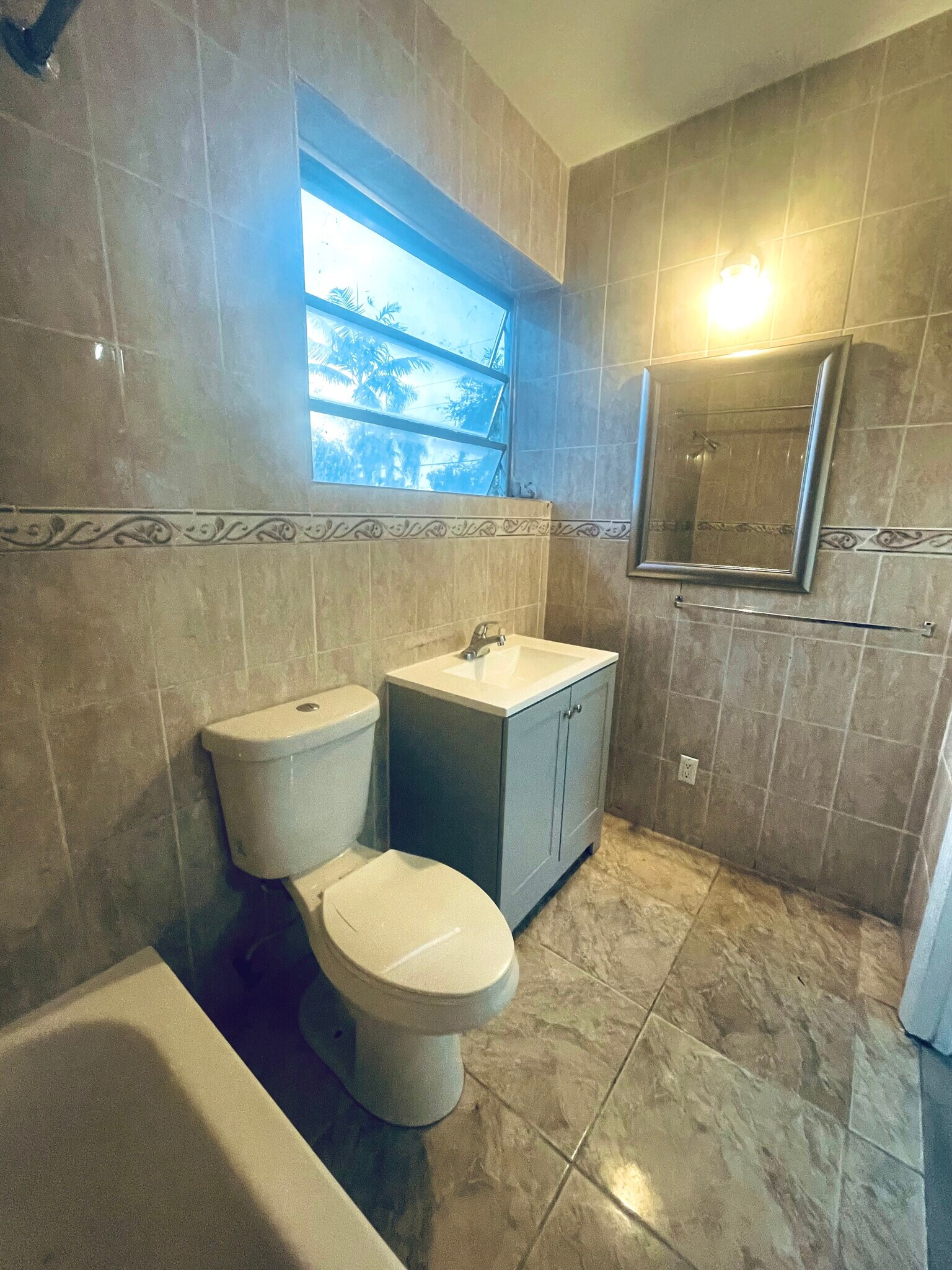 Building Photo - 841 NW 116th Ter