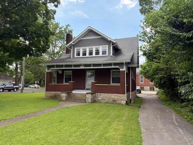 Primary Photo - 1815 Nicholasville Rd