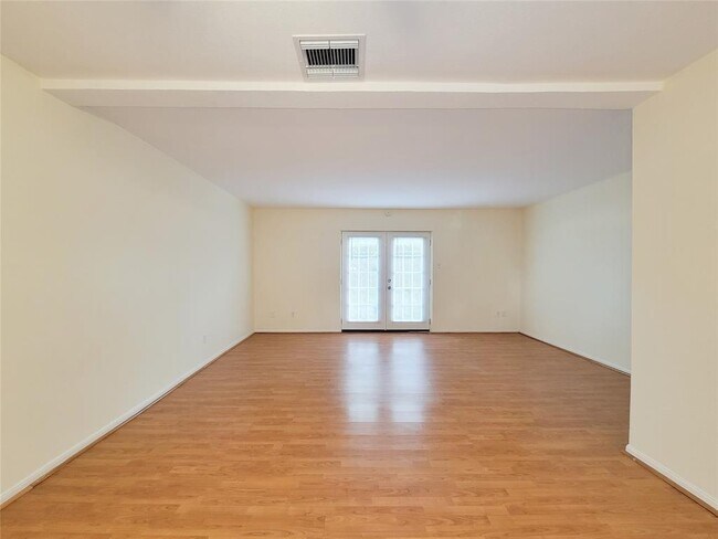 Building Photo - 14333 Memorial Dr