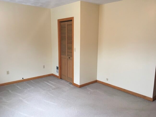 Building Photo - 620 Mulberry St