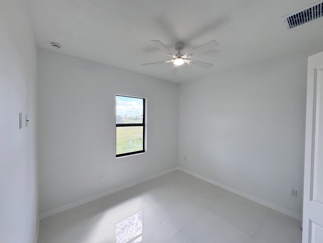 Building Photo - 4402 NW 34th St