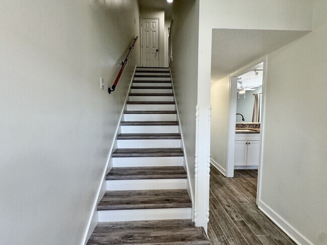 Building Photo - Ready NOW! A Custom Townhouse-Style Duplex Blocks to the Beaches! Fenced Yard - Hot Tub - Pet Fri...