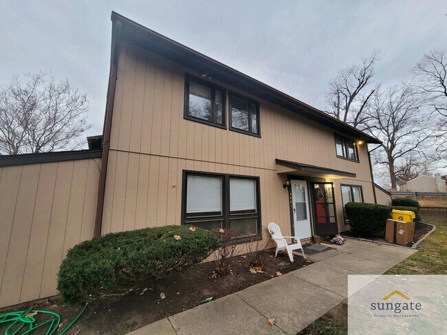 Building Photo - 488 West Ct