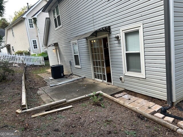 Building Photo - 632 N Fairfield Dr