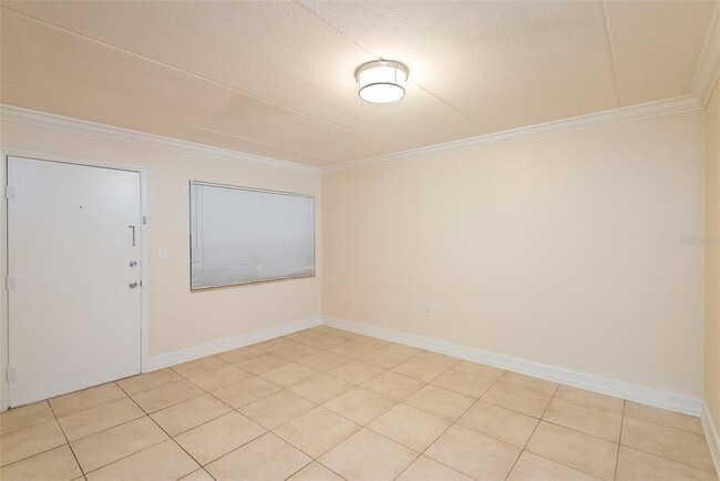 Building Photo - 5221 Bayshore Blvd