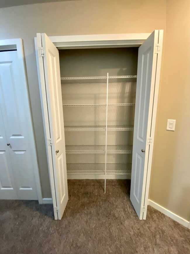 Building Photo - Sublease - 3 Bedroom Ankeny Townhome Avail...