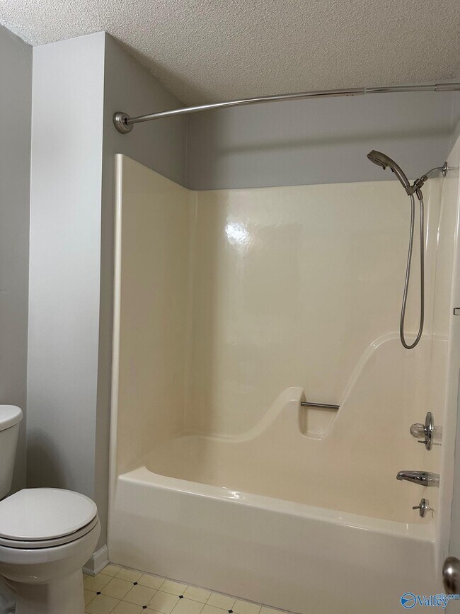 Building Photo - 101 Springfield Ln