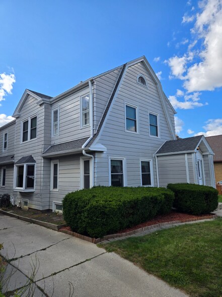 Building Photo - 2913 N 55th St