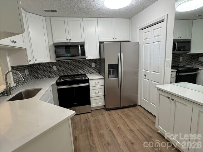Building Photo - 6523 Clavell Ln