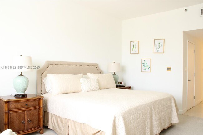 Building Photo - 201 Crandon Blvd