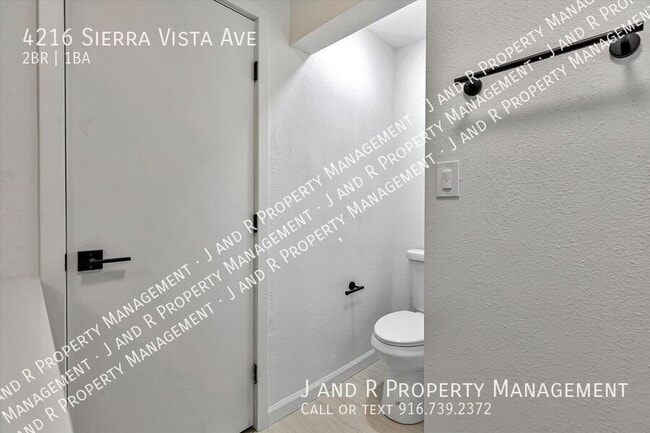 Building Photo - 4216 Sierra Vista Ave