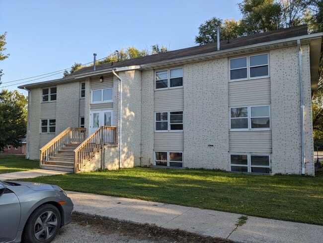 Building Photo - 502 W Market St