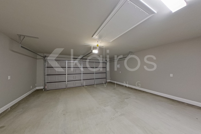 Building Photo - 1534 Cannes Ave