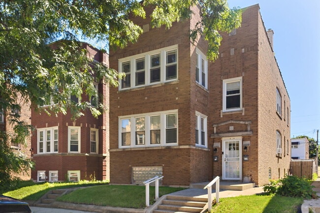 Building Photo - 8139 S Sangamon St