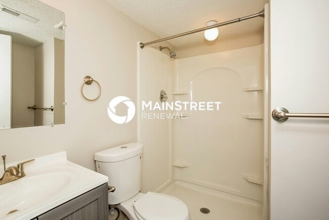 Building Photo - 5 Bedroom Pet-Friendly Home in INDIANAPOLIS, IN with Main Street Renewal