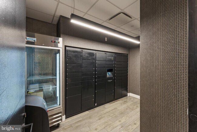 Building Photo - 1300 4th St SE