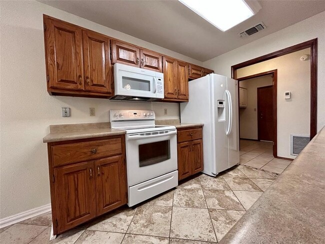 Building Photo - 57 Woodcreek Dr