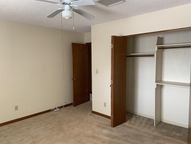 Building Photo - 6511 Amposta Dr