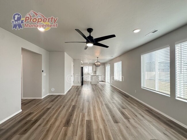 Building Photo - 709 W Smoky Quartz St