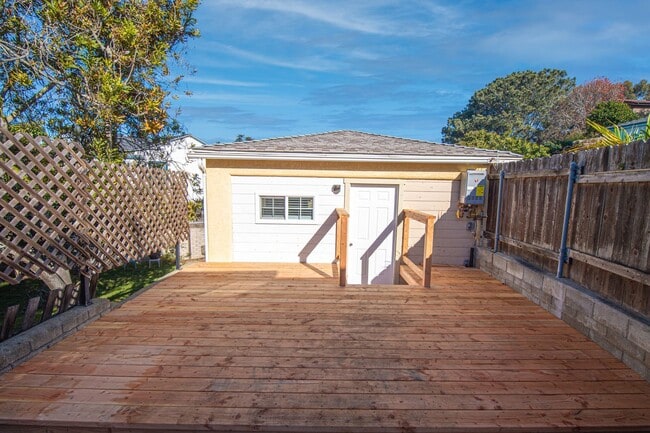 Building Photo - !!!!!Beautiful, Cozy Renovate Studio Apartment!!!!!