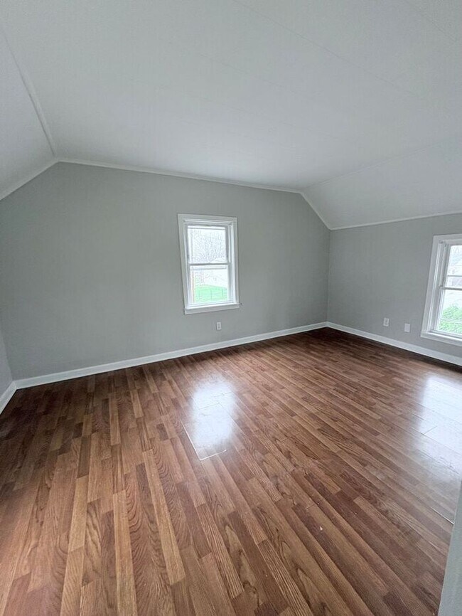 Building Photo - Charming 4 beds 3 baths in Reynoldsbug!