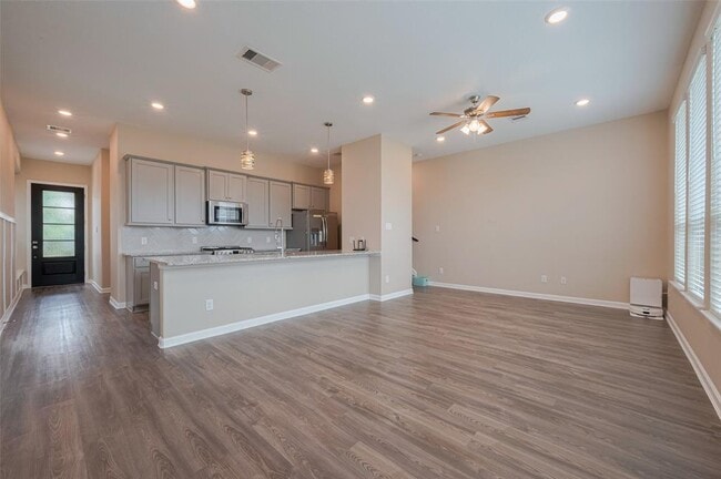 Building Photo - 4046 Balboa Dr