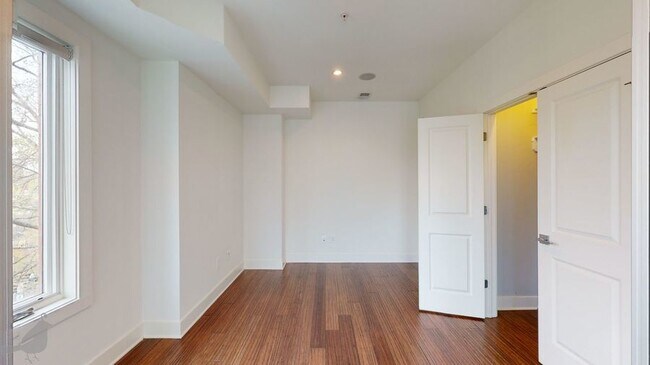 Building Photo - 1103 9th St NE