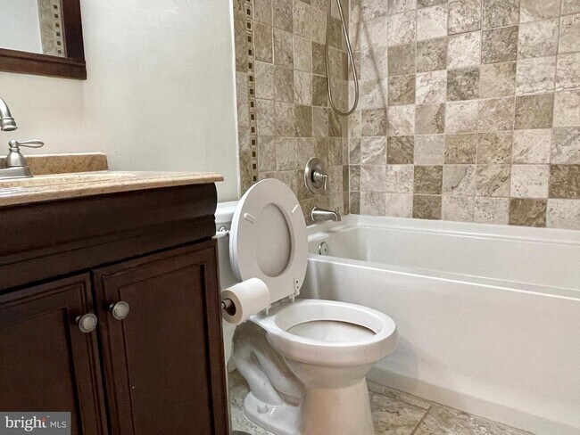 Building Photo - 501 Tolbelt Ct