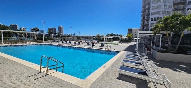 Building Photo - 18021 Biscayne Blvd