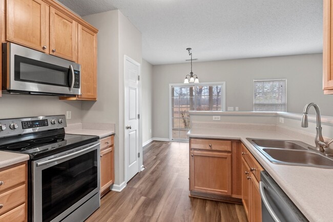 Building Photo - 3212 Sawyers Mill Dr