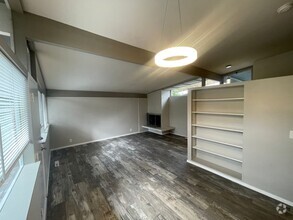 Building Photo - FULLY REMODELED Surrey Downs 3BR SFH!