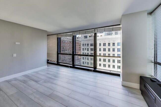 Building Photo - 900 N Lake Shore Dr