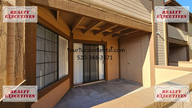 Building Photo - Downstairs - 3 Bedrooms and 2 baths with a...