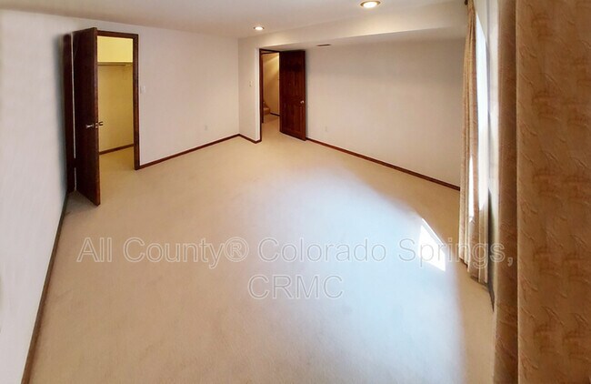 Building Photo - 134 Miramar Dr