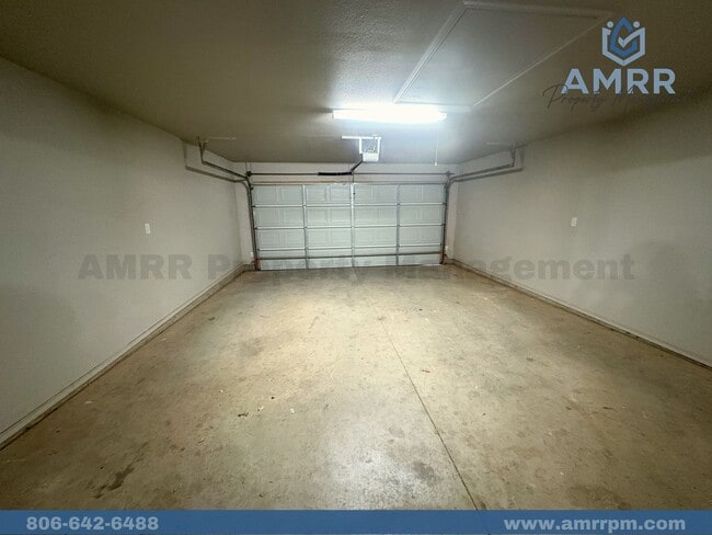 Building Photo - Easy Living with AMRR: Spacious 3-Bedroom Home