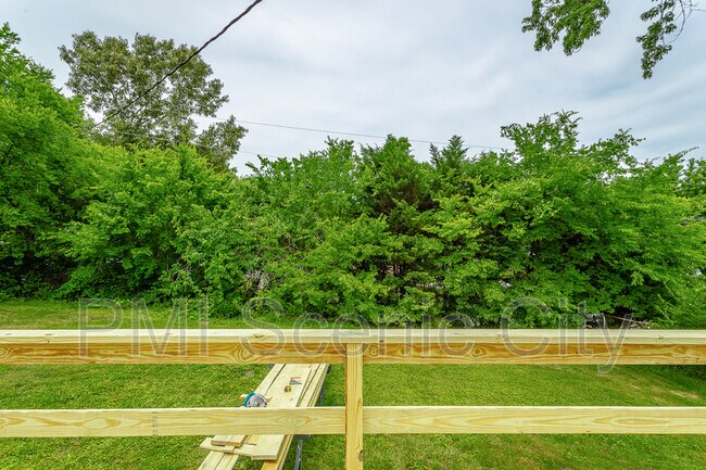 Building Photo - 1375 Orbit Dr