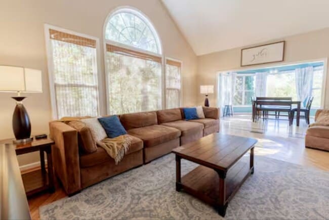 Building Photo - East AVL - Mountain Views and Space Galore!
