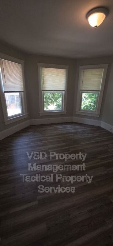 Building Photo - 1583 E 84th St