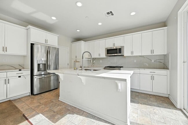 Building Photo - 970 Sea Glass Wy