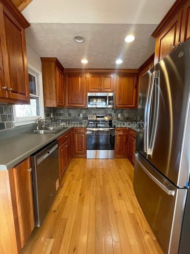 Building Photo - 265 Hound Dog Ln