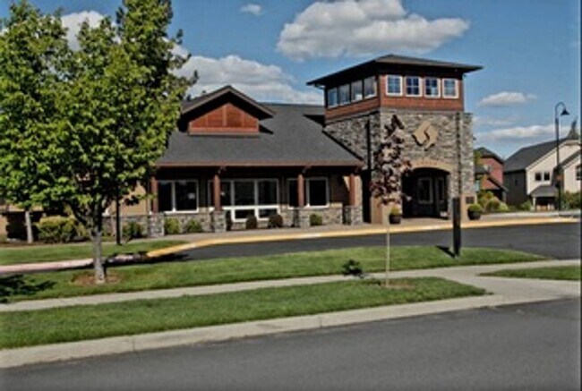 Building Photo - 2 Story Townhouse in Bend